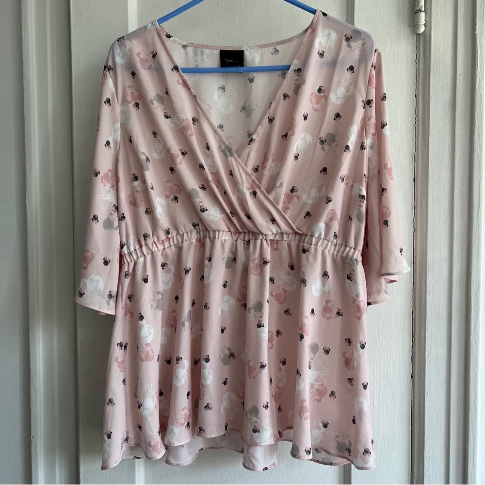 NWOT Torrid Minnie Mouse silhouette blouse